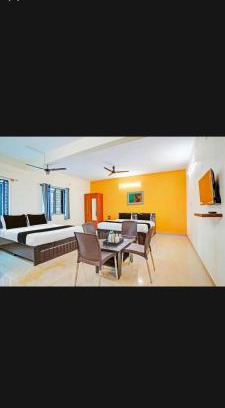Krishnarajapura Hotel | Srinath stays