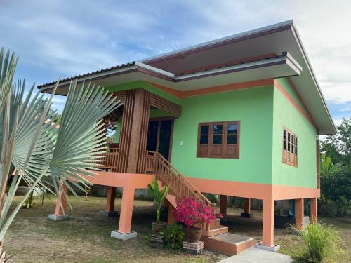Ko Pha-ngan House | Budget-Friendly Stay at Srisook Resort with Breakfast Included