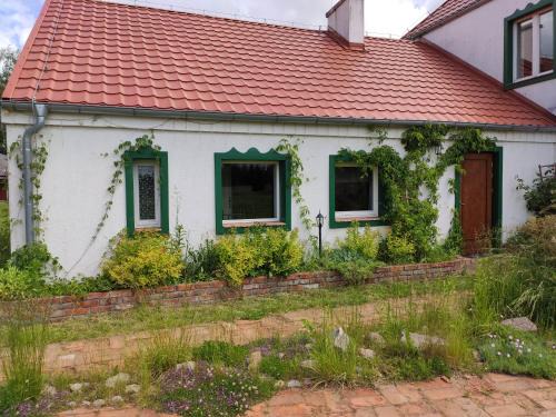 gmina Srokowo House | Discover Srokowski Dwór - Dom Ochmistrza with Ocean Views