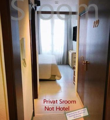 Reutlingen House | Family-Friendly Rooms 118 & 119 in the Heart of Downtown