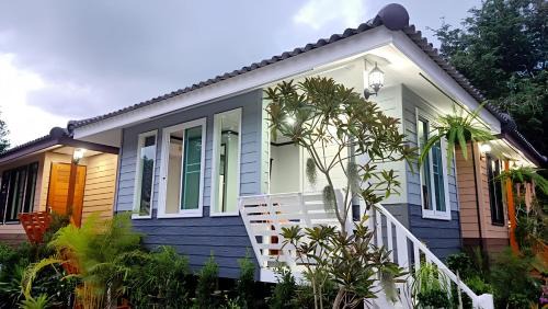 Khanom Villa | Sroysuwan Pool villa