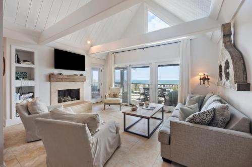 West Beach Village House | Seascape: Oceanfront Retreat with Family-Friendly Amenities