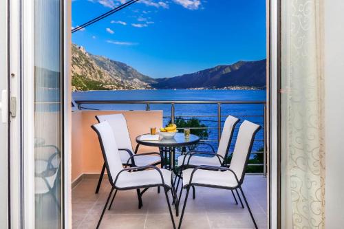 Orahovac Apartment | Oceanfront SSM Apartmani: 4-Star Stay with Ocean Views