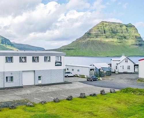 Grundarfjordur Bed & Breakfast | Cozy Stöð Guesthouse with Ocean Views and Family Amenities