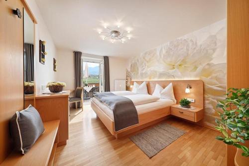 Merano Apartment | Relax at Stöckerhof Apartment Blume with Pool Access
