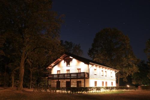 Grunheide Hotel | Experience Störitzland: Private Beach & Oceanfront Bliss