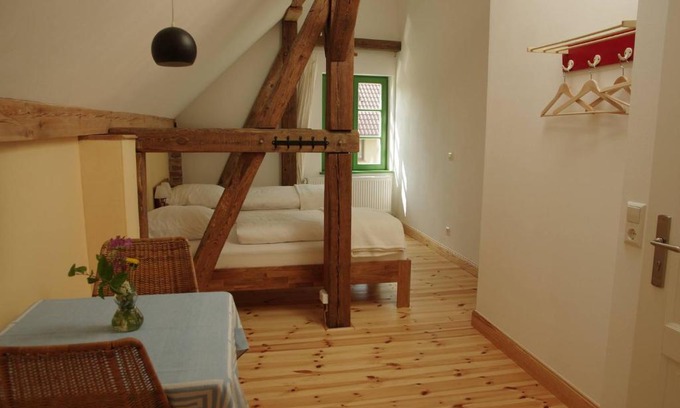 Brueck Bed & Breakfast | Cozy Stützpunkt Trebitz: Child-Friendly Stay on Europaradweg R1