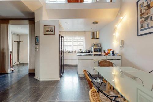 Saint - Agne House | Convenient St Agne: 4-Star Haven Near Transit & Patio