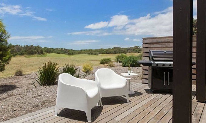 Fingal Apartment | Oceanfront St Andrews Beach Apartment with Family-Friendly Perks