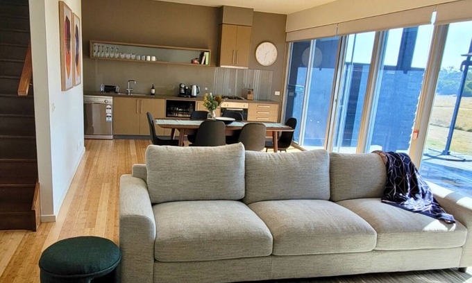 Fingal House | St Andrews Beach Golf Escape- entire townhouse, private on course location!