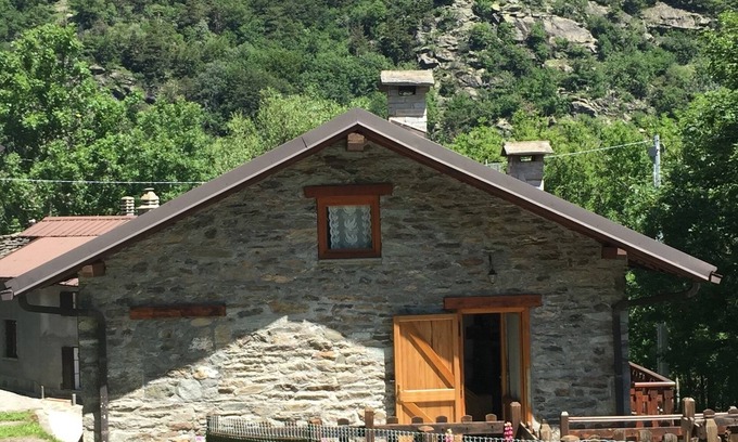 Giaglione House | Experience Nature at St. Anthony's Hut - Rated 10/10!