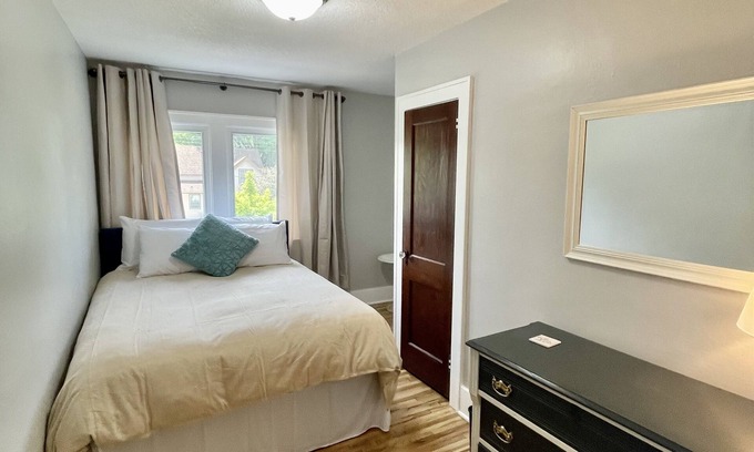 Kutzky Park House | Guest Rated 10/10: St. Augustine at The Mayo, Perfect Location!