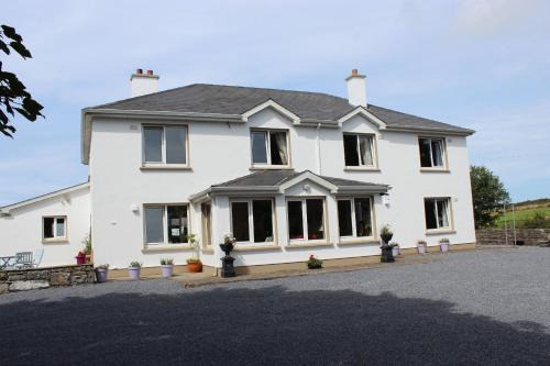 Doolin Bed & Breakfast | Pet-Friendly St. Catherines with 9/10 Guest Reviews