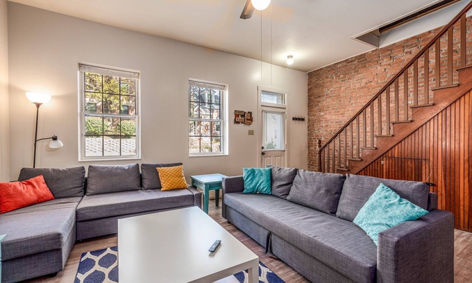 St. Charles Historic District House | Inviting St. Charles 1860's Gem - Perfect for Families!