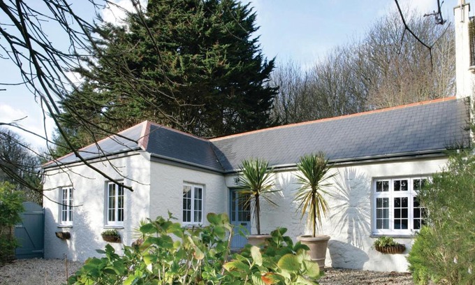 Helston House | Discover St Corantyn Cottage for Your Next Getaway