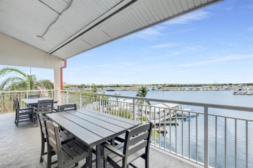 Meadows House | Pet-Friendly Downtown Waterfront Penthouse with Pool