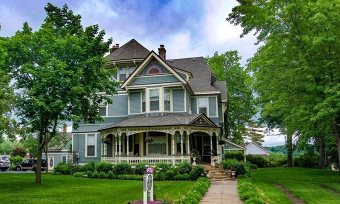 Stillwater Apartment | Experience St. Croix Suite at Aurora Staples Inn - 10/10 Rating