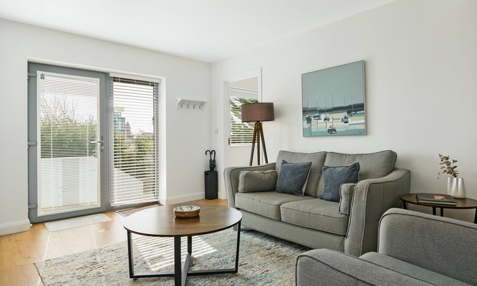 Sligo Apartment | Top-Rated St. Edwards Overlook: Family-Friendly Getaway