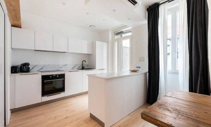 Palais de justice Apartment | Discover St Fée sur les Toits in Downtown Marseille