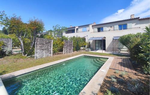 Jonquieres House | Inviting Home in Saint-Laurent-De-La-Cabrerisse with Pool