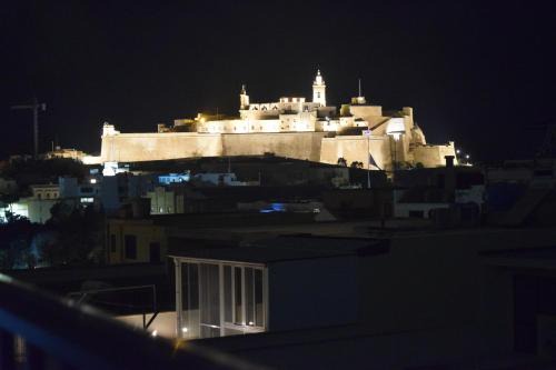 Victoria Bed & Breakfast | Pet-Friendly St George of Lydda B&B with Oceanfront Views