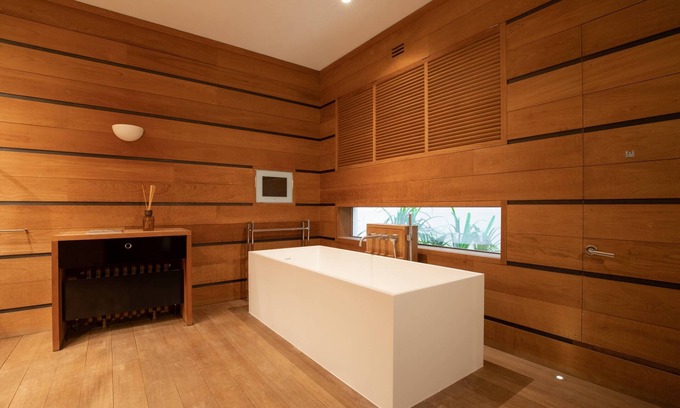 Pimlico Apartment | Experience Comfort at St George's Drive VIII by onefinestay