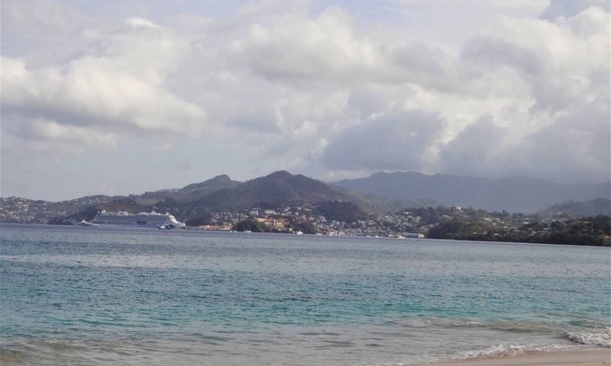 St. George's House | St. George's Holiday Studio: Your Ideal Family Getaway