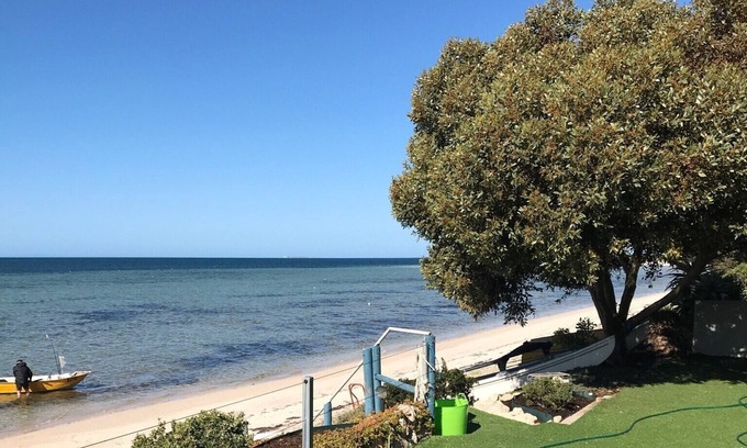Melville House | St Helens Beachfront, Sultana Point