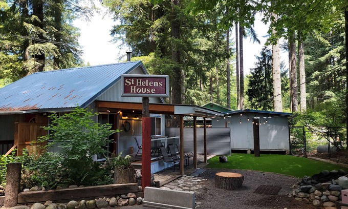 Cougar House | Discover St. Helens House: A Family Retreat by Yale Lake