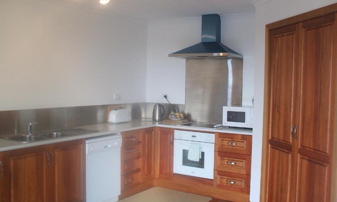 Stieglitz Apartment | Family-Friendly St Helens On The Bay - 4 Star Guest Rated