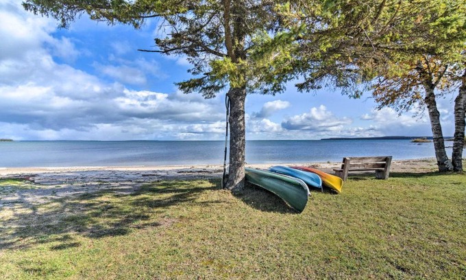 St Ignace House | Cozy St Ignace Cottage with Private Beach on Lake Huron