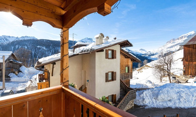 Livinallongo del Col di Lana Apartment | Cozy Studio Apartment 'Cesa Raggio Di Sole' with Mountain View