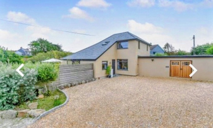 St Ives House | St Ives Countryside House with Games Room and Pool Table