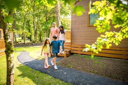 Lelant Resort | Welcoming St. Ives Holiday Village: Family-Friendly Escape