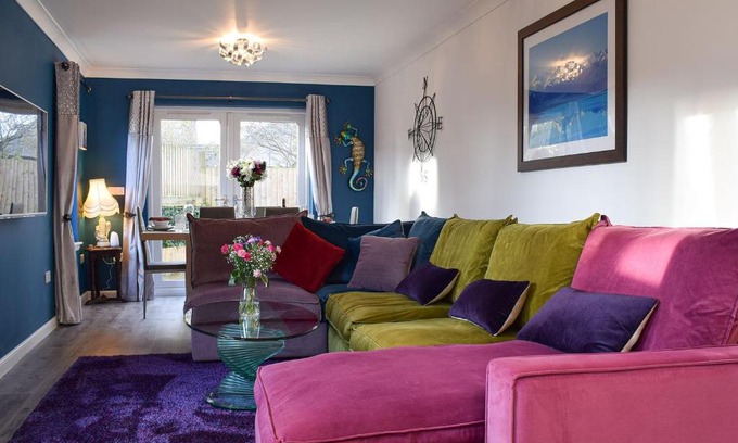 North Queensferry House | Family-Friendly St James Bay House with Top Reviews