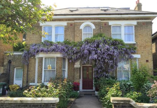 Brockley House | Discover St. James's Guest House: Rated 8.6/10 by Guests