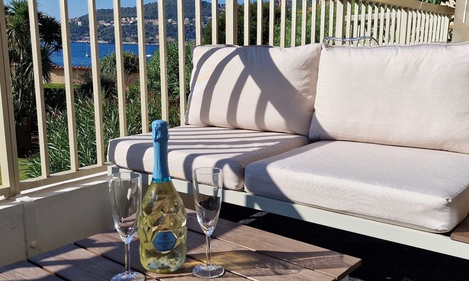 Saint-Jean-Cap-Ferrat Apartment | Cozy St-Jean-Cap-Ferrat with Terrace and Sea Access