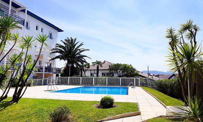 Saint-Jean-de-Luz City Center Apartment | Ideal ST JEAN DE LUZ T2 with Pool, Beach Access & 9.2 Rating