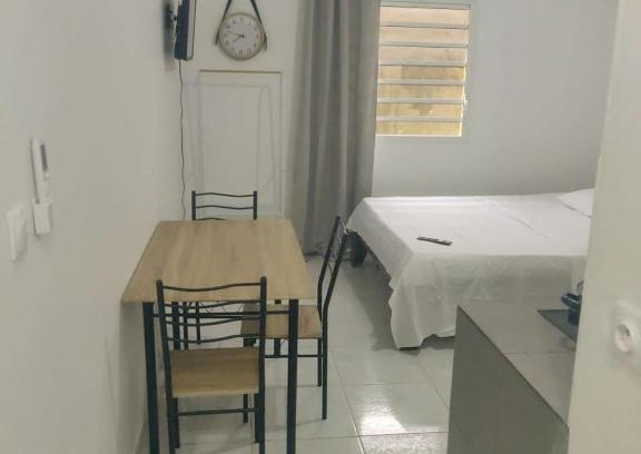 Les Hattes Apartment | Family-Friendly Stay at ST-Laurent Centre - Baka Lycée