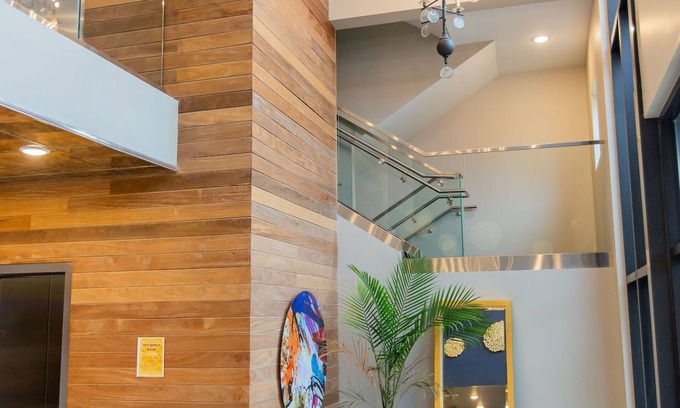 DeBaliviere Place Apartment | Modern 2BD/2BA Retreat Near Forest Park in St. Louis