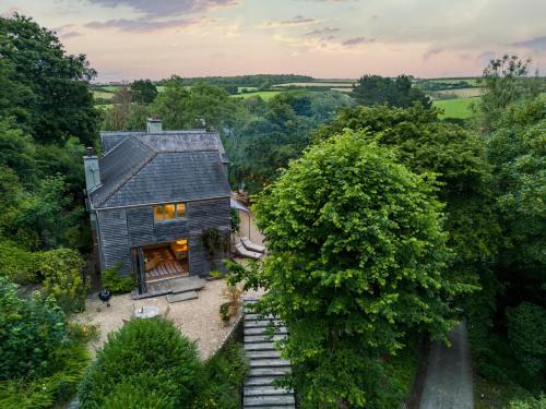 Little Petherick House | Discover St Marys: Family & Pet Friendly with Hot Tub