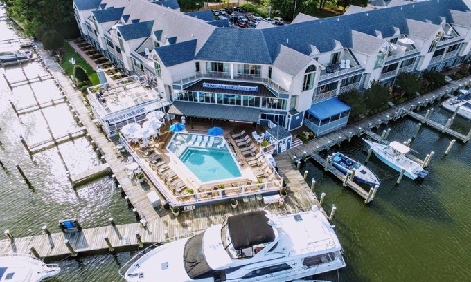 St. Michaels Hotel | Relax at St Michaels Harbour Inn with Oceanfront Spa Retreat