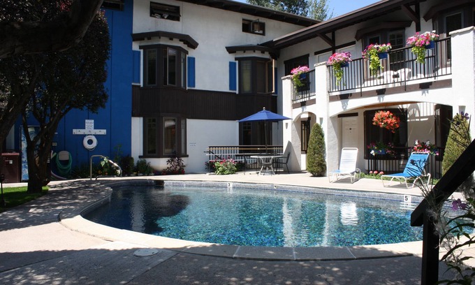 West End Hotel | Premier St. Moritz Lodge & Condominiums with Spa Amenities