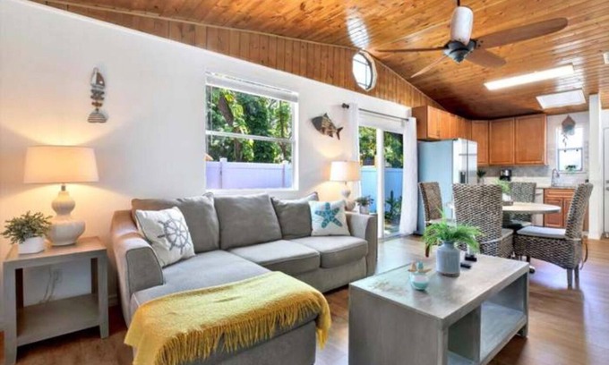 Highpoint Villa | Relaxing St Pete Airport Retreat with Pet-Friendly Amenities