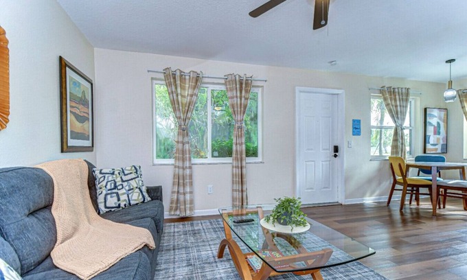Pinellas Park Apartment | Pet-Friendly St. Pete Apartment Near Downtown & Pool Access