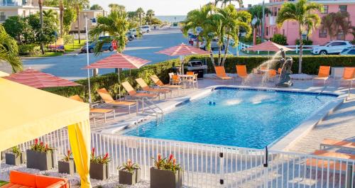 St. Pete Beach Hotel | Pet-Friendly St. Pete Beach Suites with Scenic Ocean Views