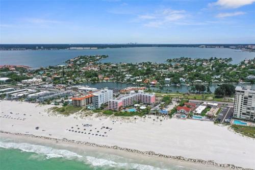 Belle Vista Apartment | Beachside Condo Retreat with Private Beach & Ocean Views