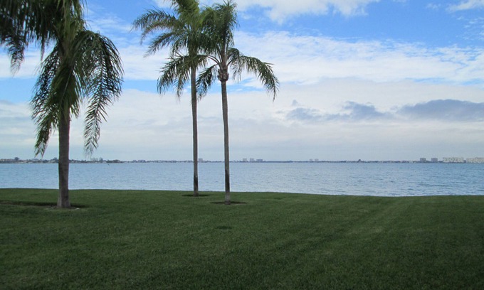 Casa del Mar Villa | Waterfront Villa on Isla Del Sol with Pool and Ocean View