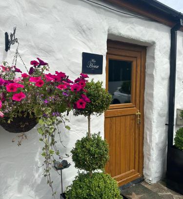Islandmagee House | Relax at St Ronans Cottage - Family Friendly Getaway