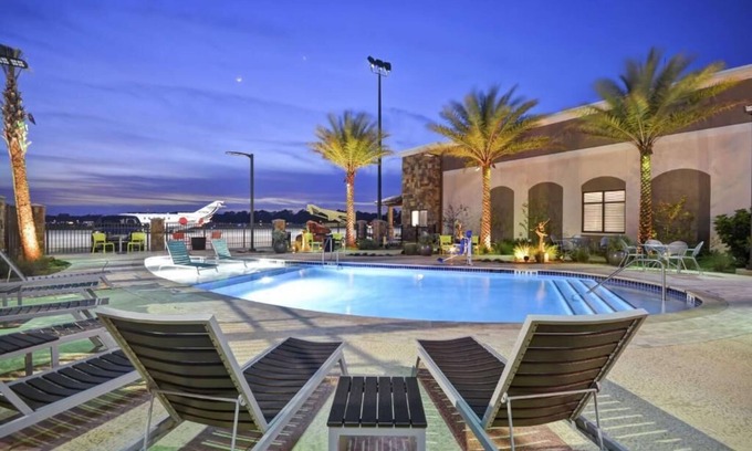 Saint Simons Island House | Relaxing St. Simons Island Retreat with Pool & Kitchenette